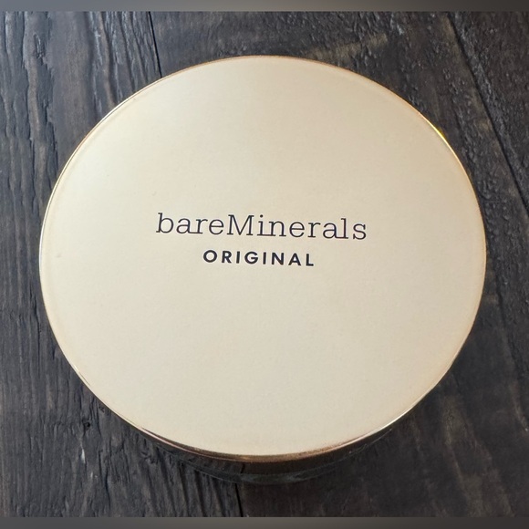 bareMinerals Original Loose Powder Foundation - Medium Beige Shade - Picture 3 of 3